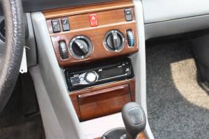 Image 10/13 de Mercedes-Benz 230 E (1986)