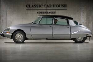 Image 11/92 of Citroën DS 23 Pallas (1975)