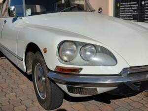 Bild 43/50 von Citroën DS 20 (1971)