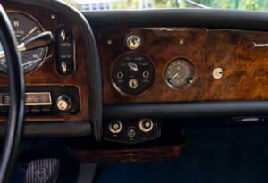 Image 16/27 of Bentley S 3 Continental (1963)
