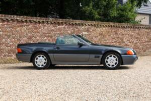 Image 38/50 of Mercedes-Benz 500 SL (1992)