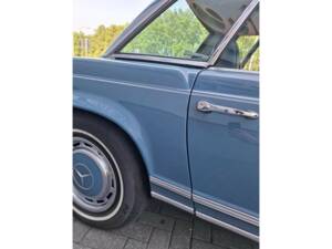 Image 15/50 de Mercedes-Benz 280 SL (1970)