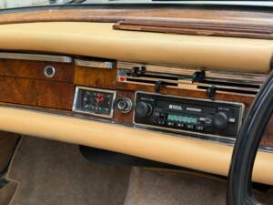 Bild 17/50 von Mercedes-Benz 220 SE b (1966)