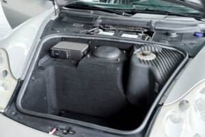 Image 36/50 of Porsche 911 Carrera 4S (2004)
