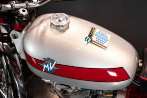 Image 14/34 of MV Agusta 250 Bicilindrica (1970)