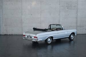 Image 8/49 of Mercedes-Benz 220 SE b (1962)