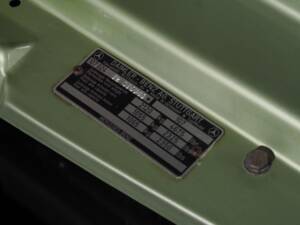 Image 20/66 of Mercedes-Benz 450 SLC (1977)