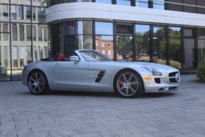 Image 19/75 of Mercedes-Benz SLS AMG Roadster (2012)