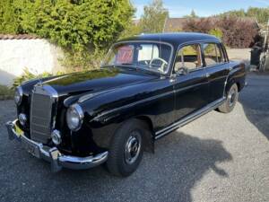 Image 3/8 of Mercedes-Benz 220 S (1957)