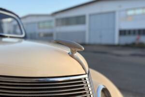 Image 24/26 de Ford V8 Deluxe Club Cabriolet (1937)