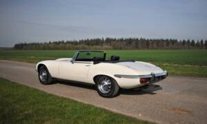 Image 6/37 de Jaguar Type E V12 (1972)
