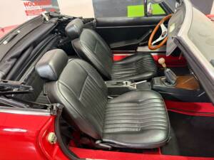 Image 34/50 de FIAT 124 Spider CS1 (1978)