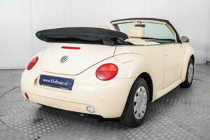 Bild 24/50 von Volkswagen New Beetle 1.6 (2003)