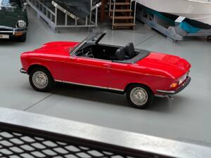 Image 10/39 of Peugeot 204 Convertible (1968)