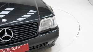 Image 10/15 of Mercedes-Benz 500 SL (1992)