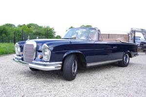 Afbeelding 2/32 van Mercedes-Benz 250 SE (1967)