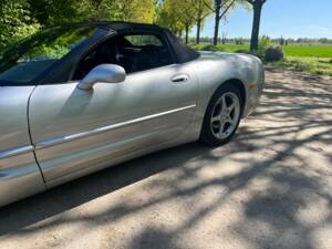 Image 43/50 of Chevrolet Corvette (2001)