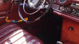 Image 11/24 of Mercedes-Benz 280 SE 3,5 (1971)