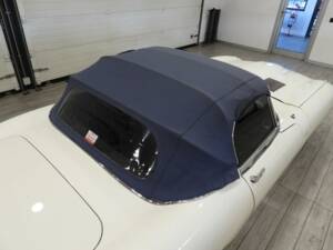 Image 10/15 de Jaguar E-Type (1968)