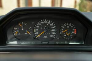 Image 34/50 of Mercedes-Benz 300 CE-24 (1991)