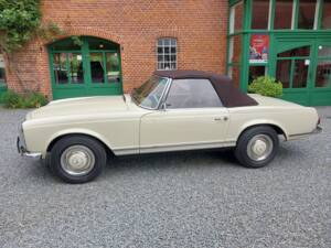 Image 6/15 de Mercedes-Benz 230 SL (1965)