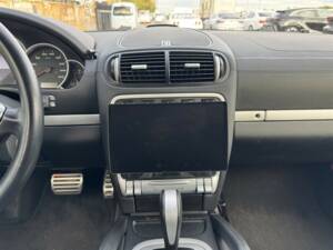 Bild 18/53 von Porsche Cayenne GTS (2008)