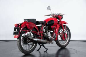 Image 4/50 de Moto Guzzi 250 SS (1950)