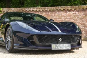 Image 32/50 of Ferrari 812 Superfast (2020)