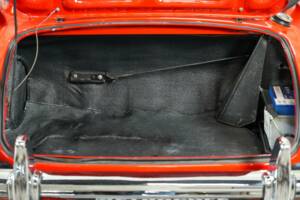 Image 37/43 of Austin-Healey 3000 Mk II (BJ7) (1963)