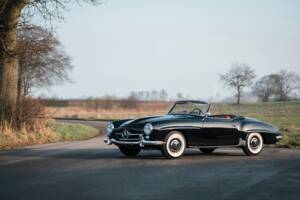 Image 3/22 of Mercedes-Benz 190 SL (1963)