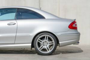 Bild 4/35 von Mercedes-Benz CLK 55 AMG (2003)