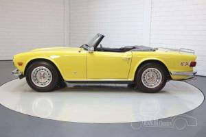 Image 17/19 of Triumph TR 6 (1974)
