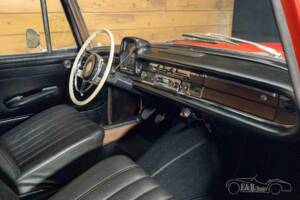 Bild 9/19 von Mercedes-Benz 230 S (1965)