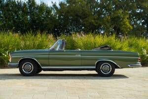 Imagen 5/50 de Mercedes-Benz 220 SE b (1964)