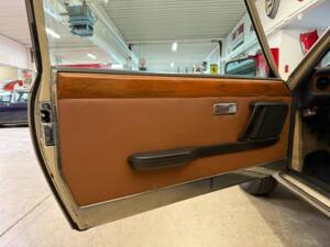 Image 6/17 de FIAT 130 Coupé (1972)