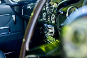 Image 53/62 of Aston Martin DB 6 (1967)