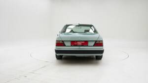 Bild 7/15 von Mercedes-Benz 300 CE (1992)