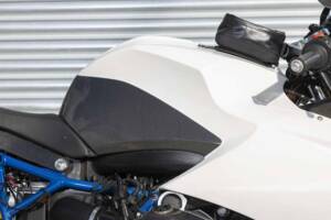 Image 25/47 of BMW HP2 Sport (2010)