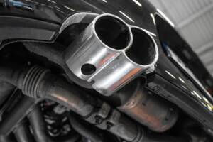 Image 50/63 of Porsche 911 Carrera 4S (2004)