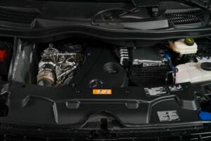 Image 6/50 de Mercedes-Benz V 300 d (2025)