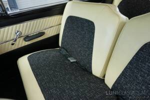 Image 50/77 of Ford Fairlane 500 Club Victoria (1958)