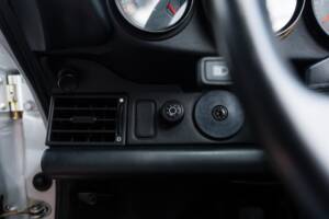 Image 44/68 of Porsche 911 Speedster 3.2 (1989)