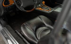 Bild 21/37 von Jaguar XKR (2001)