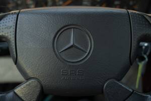 Image 42/50 of Mercedes-Benz SL 320 (1997)