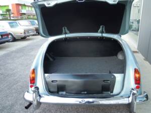 Afbeelding 21/21 van Bentley S3 Mulliner Park Ward DHC (1965)