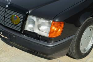 Bild 21/50 von Mercedes-Benz 300 E-24 (1989)