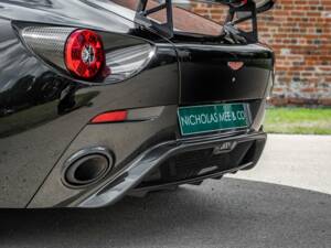 Immagine 17/50 di Aston Martin V12 Zagato (2013)