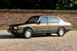 Immagine 11/50 di Alfa Romeo Alfetta 2.0 (1984)
