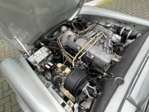 Image 7/22 de Mercedes-Benz 280 SL (1970)
