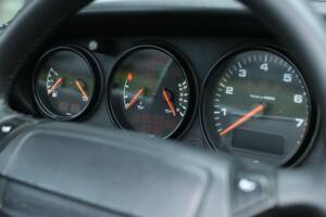 Image 43/50 of Porsche 911 Carrera 2 &quot;America Roadster&quot; (1993)